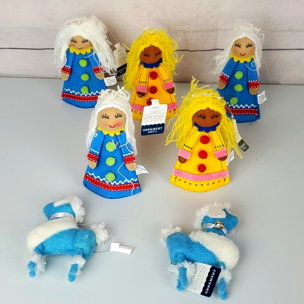 7 ornaments dolls set